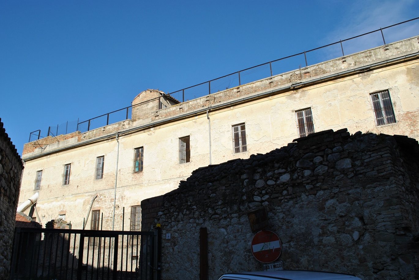 Ex ospedale psichiatrico, Teramo -06.JPG